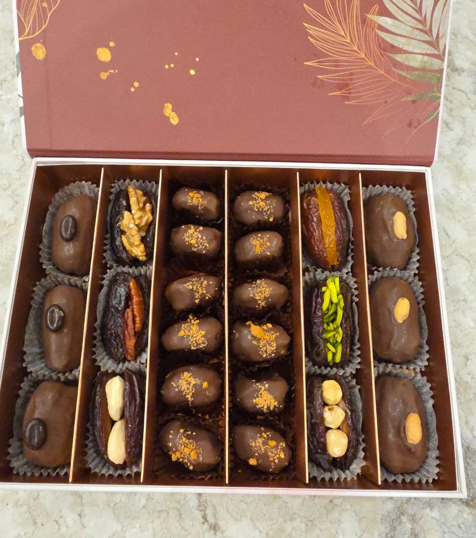 Date & Nut Medley Hybrid Box
