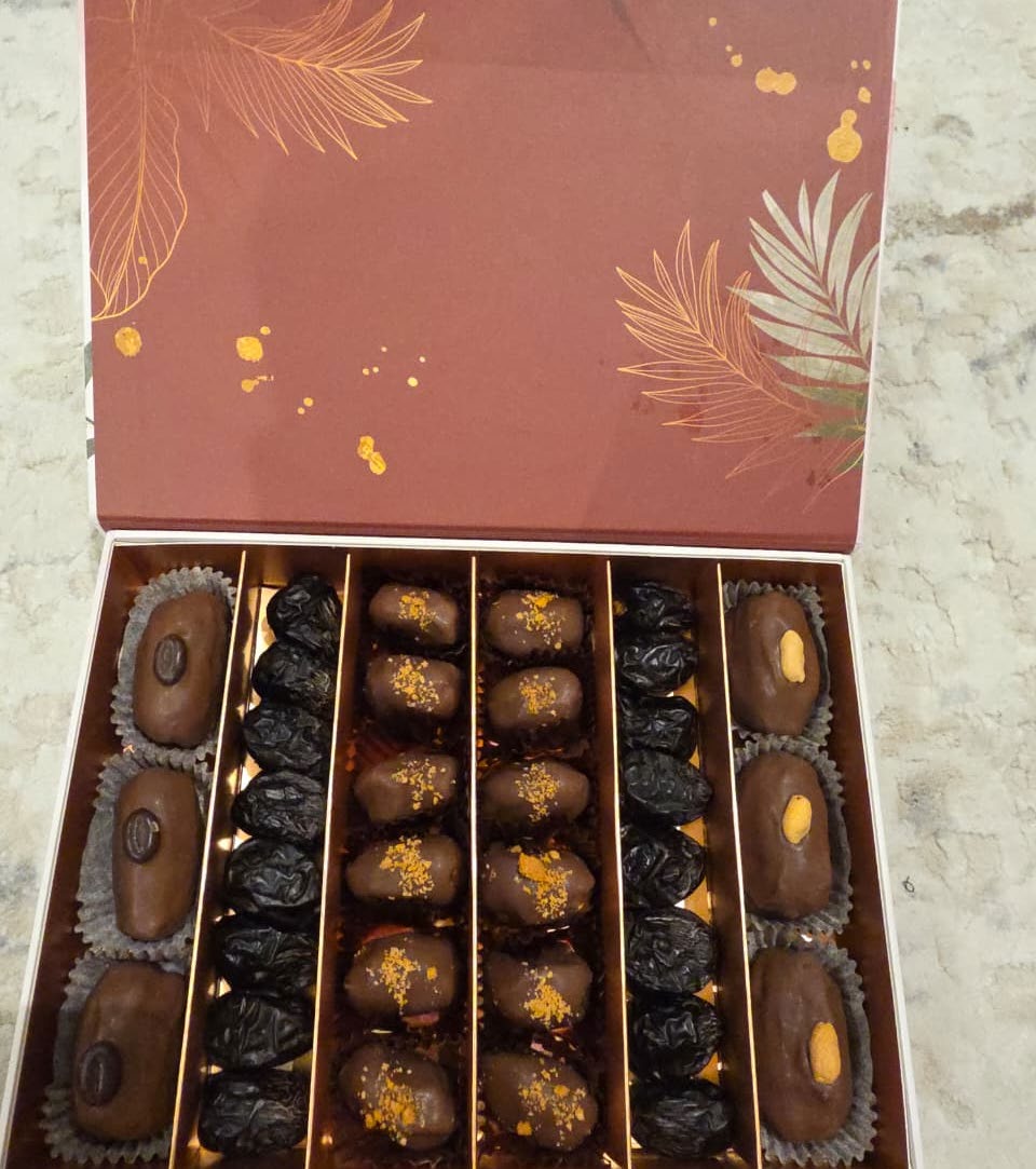 Triple Date Delight Hybrid Box